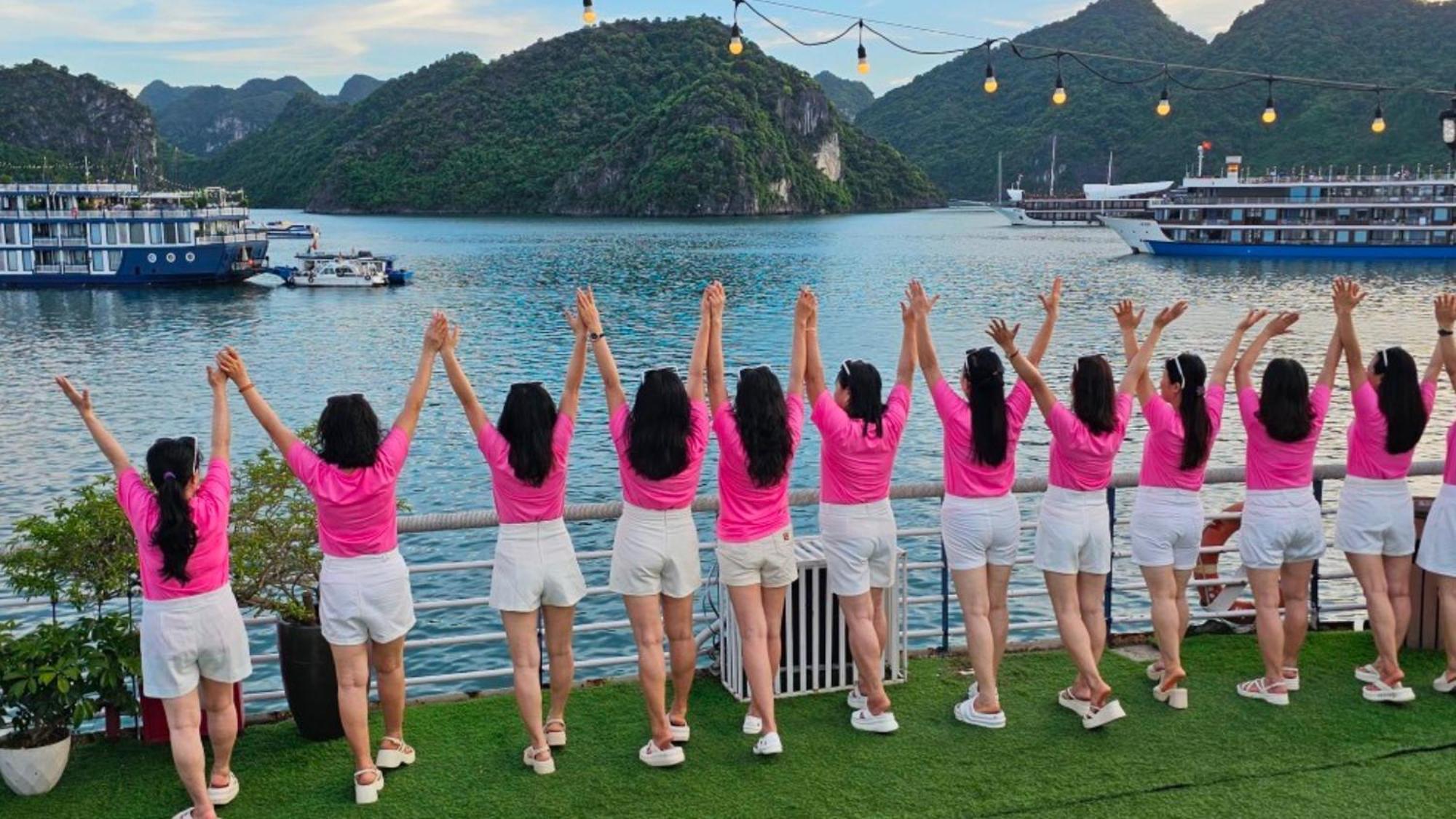 Hotel Lotus Elegance Cruise Ha Long Exteriér fotografie
