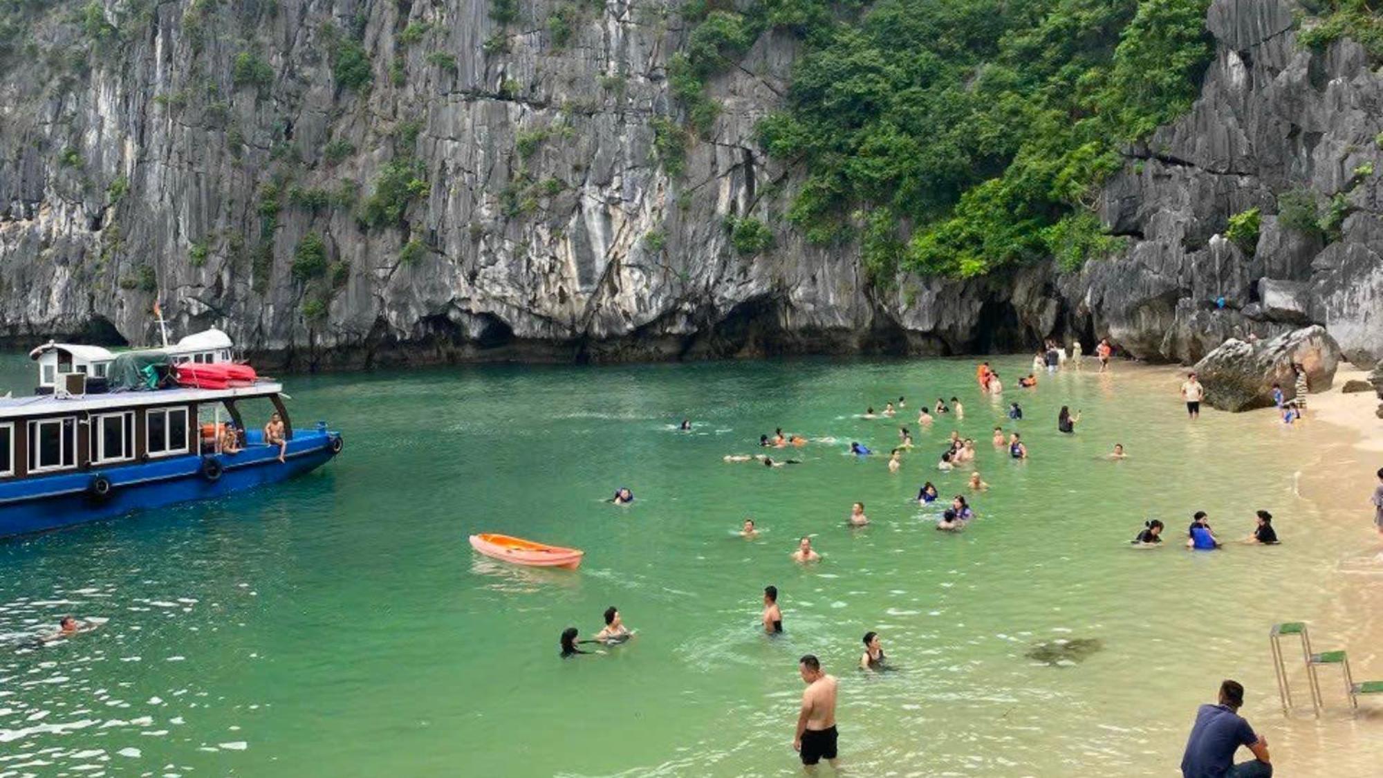 Hotel Lotus Elegance Cruise Ha Long Exteriér fotografie